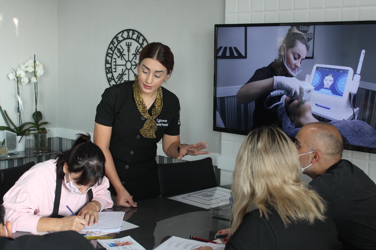 Ausbildung im SEVILA Beauty Academy 6