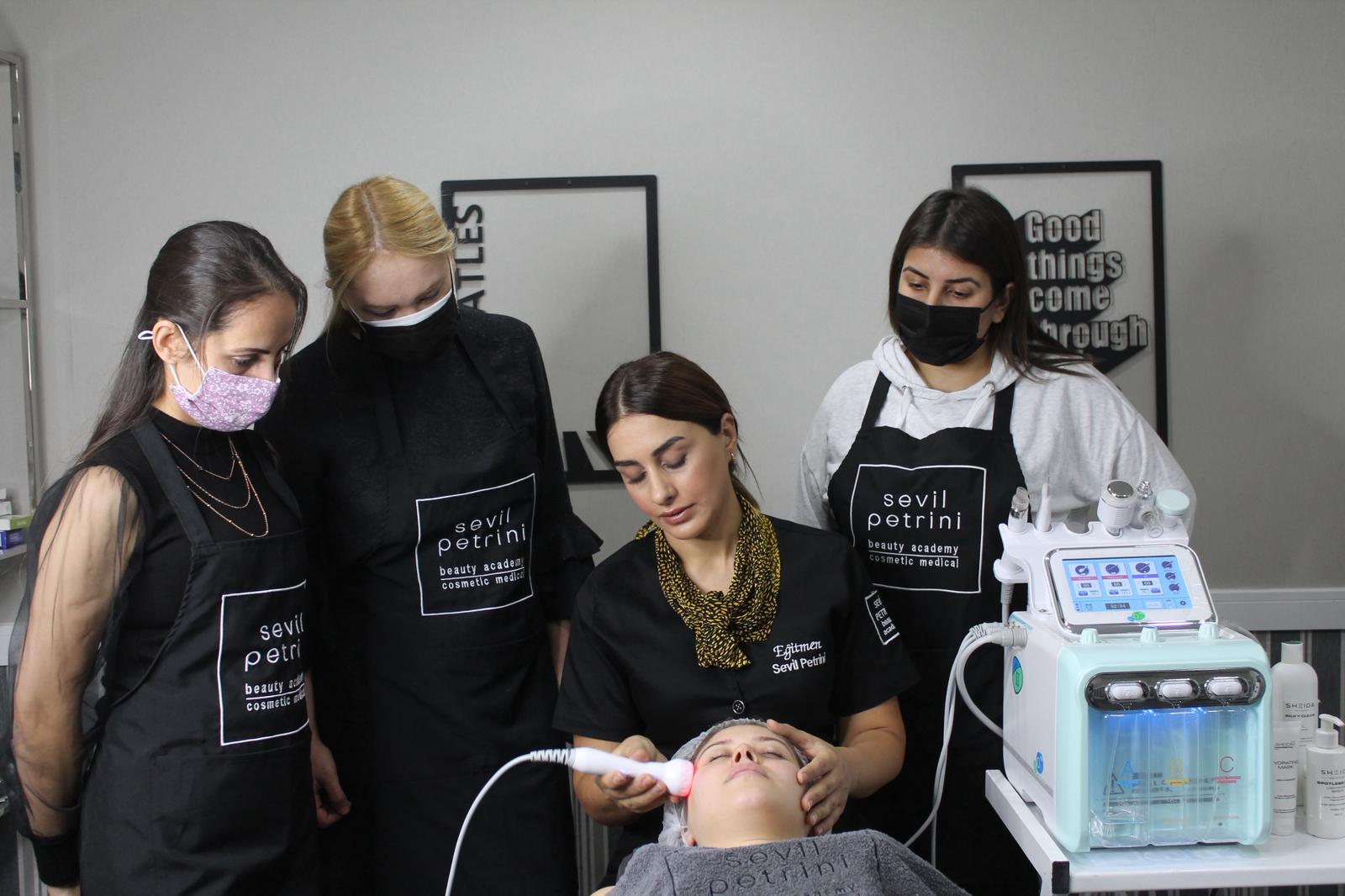 Ausbildung im SEVILA Beauty Academy 7